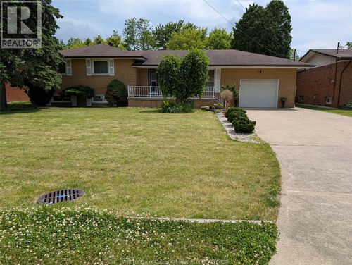 1867 Kent St, Windsor, ON, N9E3R4 | Card Image