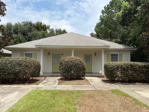 331 Ruella Ave, Bay Saint Louis, MS, 39520-3558 | Card Image