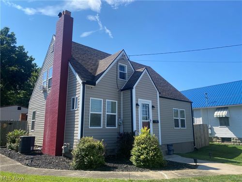 2710 Emerson Ave, Parkersburg, WV, 26104-2523 | Card Image