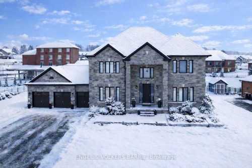 39 Mckeown St, Thornton, ON, L0L2N0 | Card Image