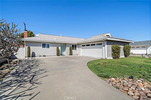 8181 Holland Dr, Huntington Beach, CA, 92647-6316 | Card Image