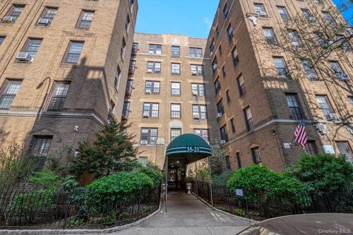 1c-35-21 81 Street, New York, NY, 11372 | Card Image