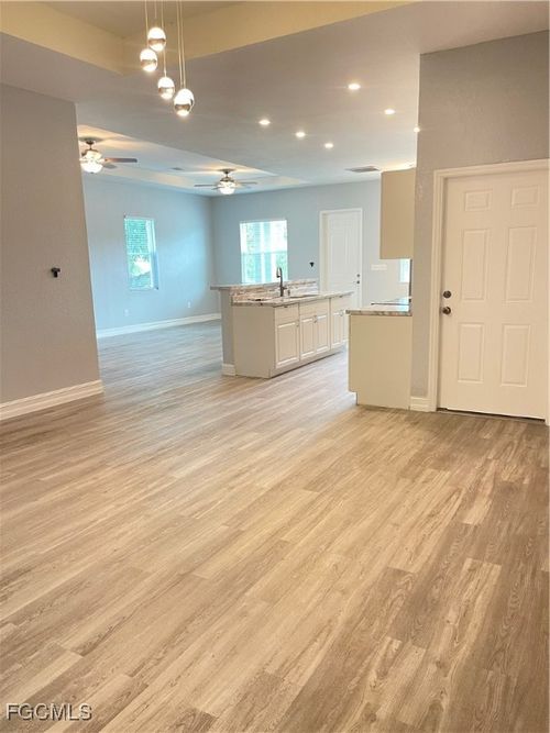 3043 Dunbar Ave, FORT MYERS, FL, 33916-4233 | Card Image