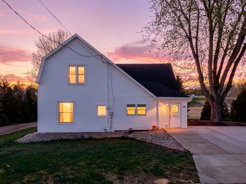 105 1st St S, Elysian, MN, 56028-7501 | Card Image