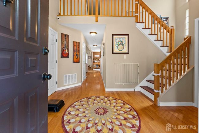9 Amara Ct, House other with 3 bedrooms, 3 bathrooms and null parking in Old Bridge NJ | Image 4