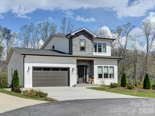 18 Sagewood Dr, Candler, NC, 28715-9095 | Card Image