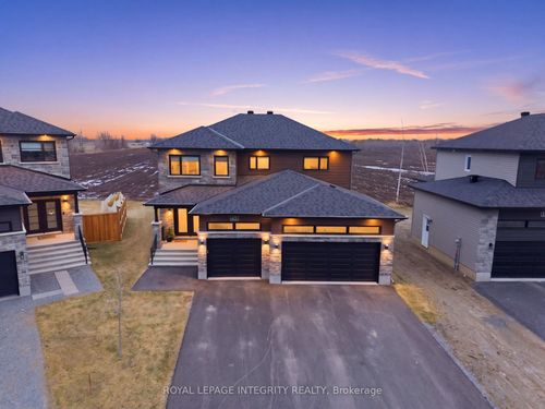 451 Moonlight Dr, Russell, ON, K4R0L7 | Card Image