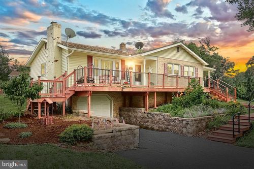 400 Fairway Dr, ETTERS, PA, 17319-9379 | Card Image