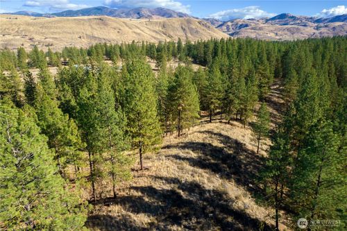 18 Wild Rose Ln, Winthrop, WA, 98862-6110 | Card Image