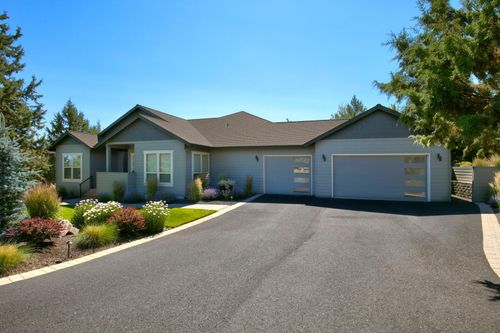 10211 Sundance Ridge Loop, Redmond, OR, 97756 | Card Image