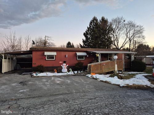 8774 Breinig Run Cir, BREINIGSVILLE, PA, 18031-2005 | Card Image
