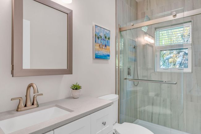Guest Bathroom | Image 25