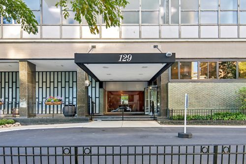 1604-1000 Bellevue Pl, Chicago, IL, 60611-5309 | Card Image