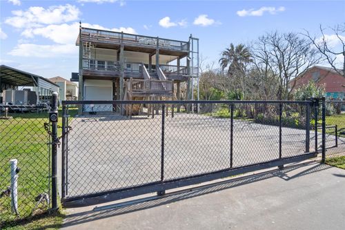 948 Kahla Dr, Crystal Beach, TX, 77650 | Card Image