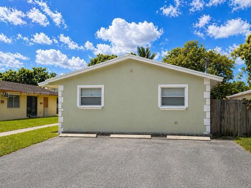 5644 Pierce St, Hollywood, FL, 33021-6243 | Card Image