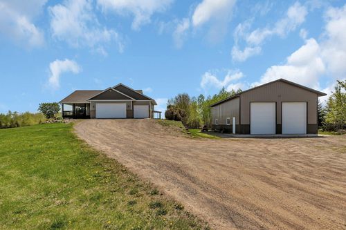 8742 170th Ave, Oak Park, MN, 56357-9002 | Card Image