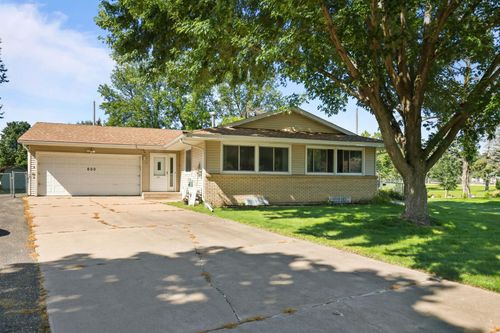 600 Maple St Ne, Spring Lake Park, MN, 55432-1118 | Card Image