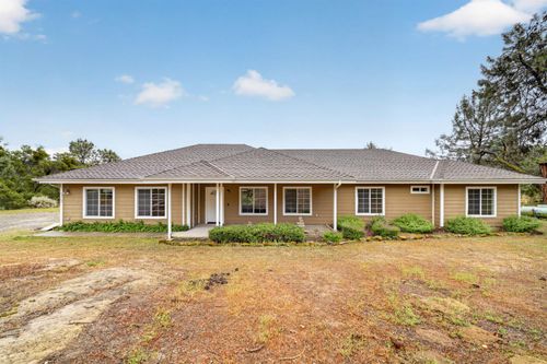 42160 Titan Court, Coarsegold, CA, 93614 | Card Image