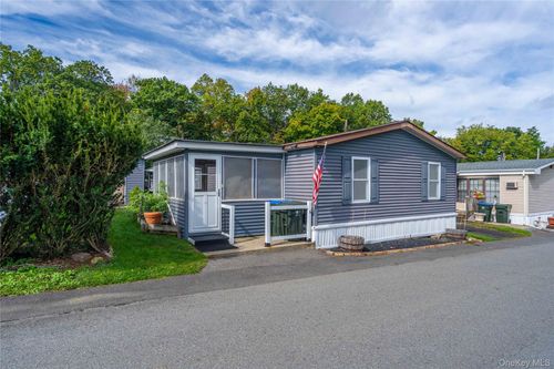 116 King George Dr, New Windsor, NY, 12553-8948 | Card Image