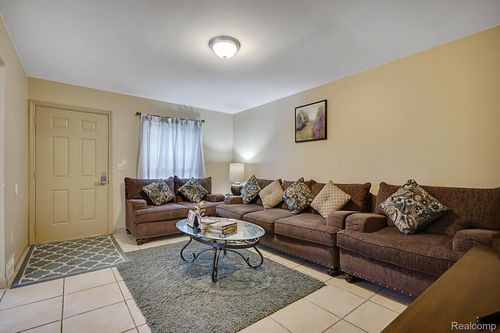 26387 Alden St, Madison Heights, MI, 48071-3822 | Card Image