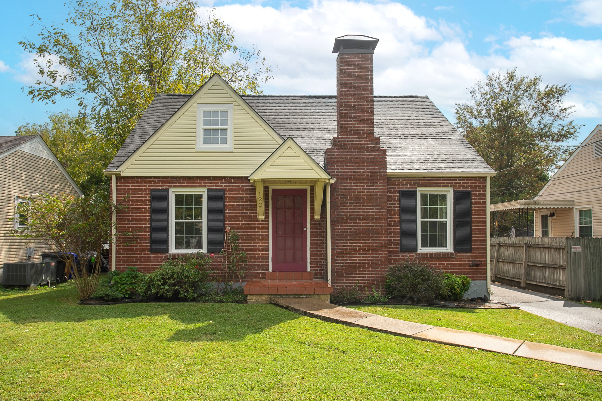 7th Ave, Columbia, TN 38401