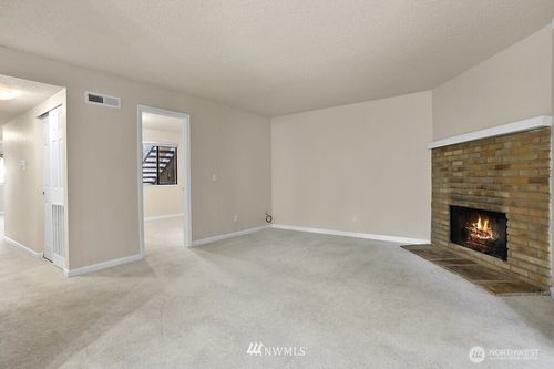 c33-14331 124th Ave Ne, Kirkland, WA, 98034-1460 | Card Image