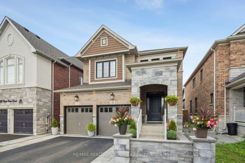 32 Deer Pass Rd, East Gwillimbury, ON, L9N0S5 | Card Image