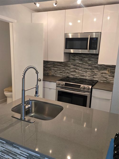 apt-7-6202 Skyline Dr, Houston, TX, 77057-7009 | Card Image