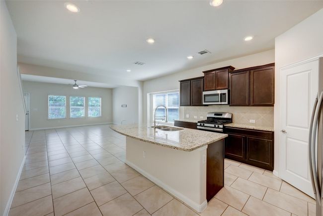 10005 Deer Chase Trl, House other with 4 bedrooms, 3 bathrooms and 4 parking in Austin TX | Image 7