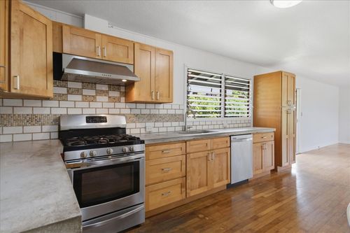 82 Malia St, HILO, HI, 96720-3745 | Card Image