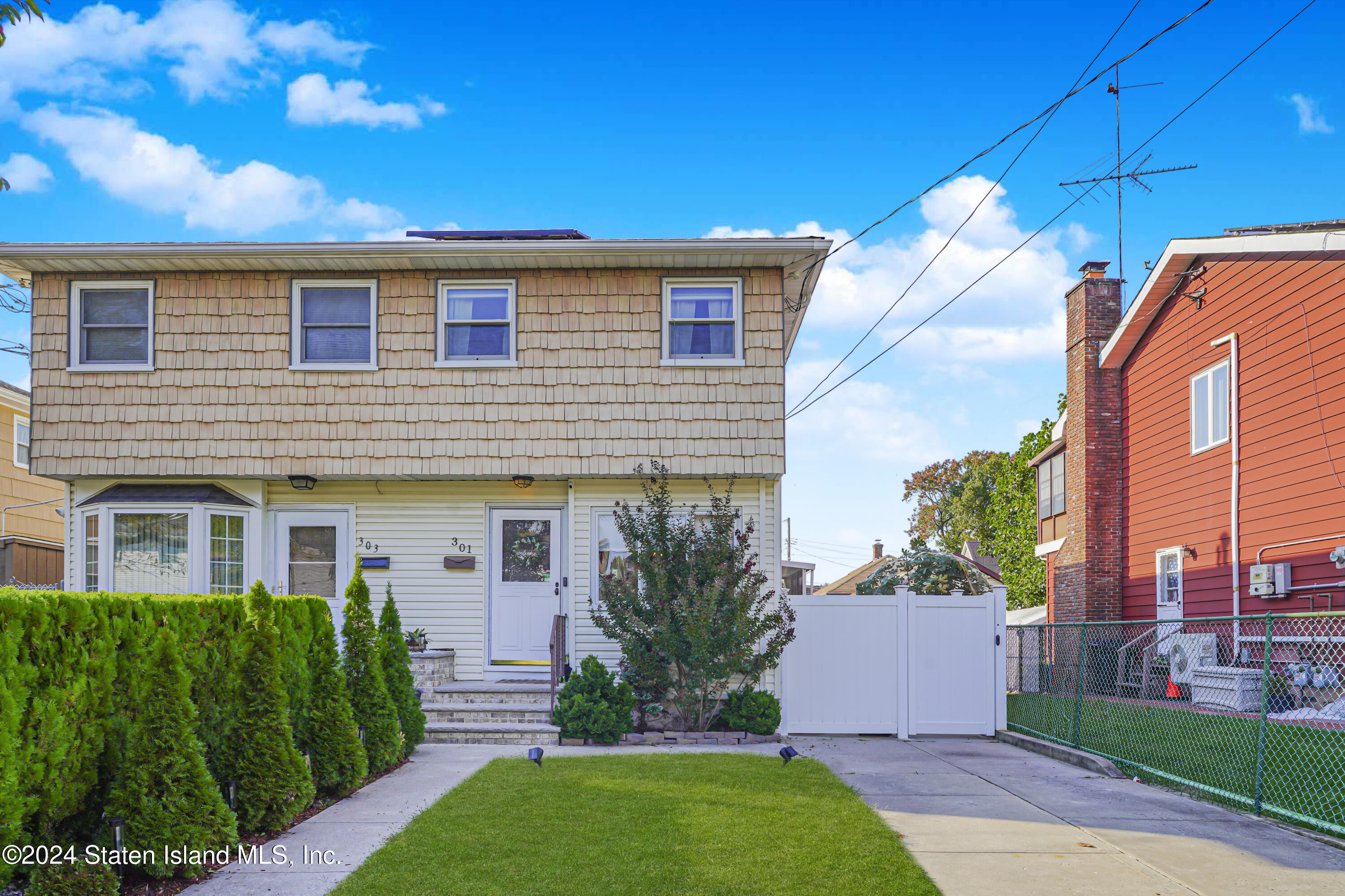 Sanilac St, Staten Island, NY 10306