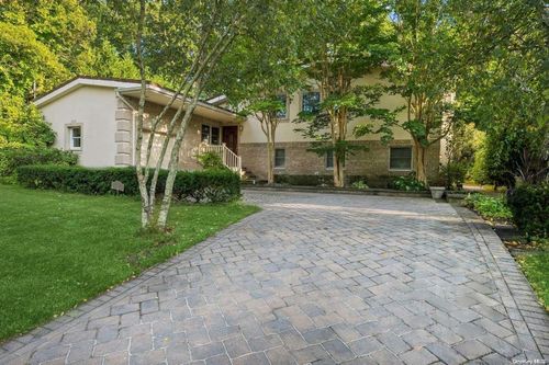 5 Gabriele Dr, East Norwich, NY, 11732-1316 | Card Image