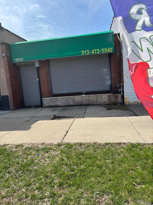 18935 W 7 Mile Rd, Detroit, MI, 48219-2764 | Card Image