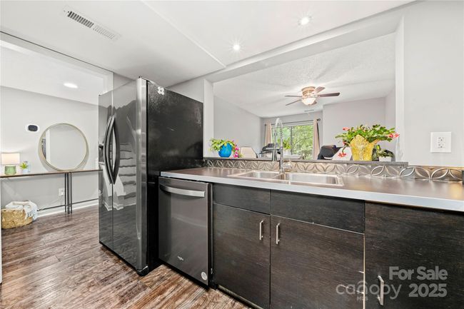 181 Riverview Ter, Condo with 3 bedrooms, 3 bathrooms and null parking in Lake Wylie SC | Image 12