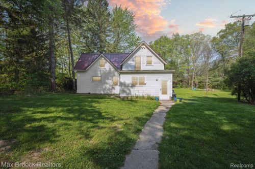 67 Suuppi Dr, Lapeer, MI, 48446-8752 | Card Image