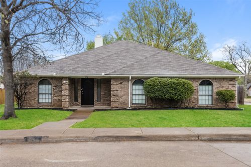 440 Derby Ln, Desoto, TX, 75115-6066 | Card Image