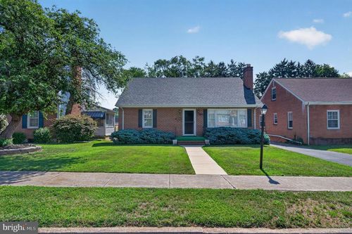 207 N Tennessee Ave, MARTINSBURG, WV, 25401-2334 | Card Image