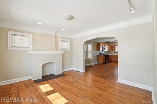 201 E Bennett Ave, Ferndale, MI, 48220-2587 | Card Image