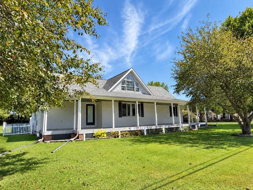 1203 White Pine Ln, Metropolis, IL, 62960-2823 | Card Image