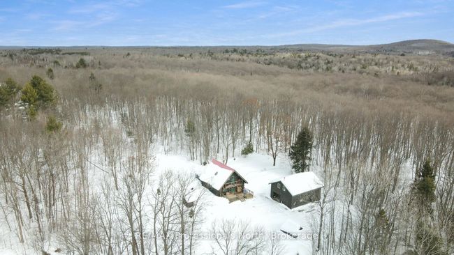 1015 Calbrett Rd, House other with 1 bedrooms, 1 bathrooms and 5 parking in Haliburton ON | Image 38