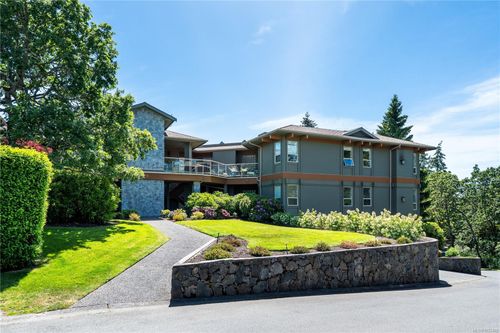 3-4305 Maltwood Lane, Victoria, BC, V8X5G9 | Card Image