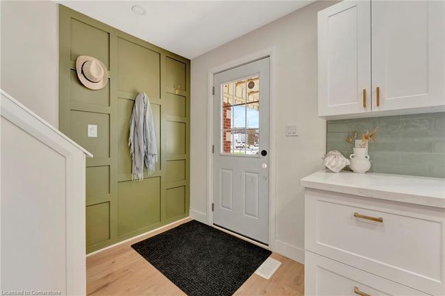 24 Carlisle St, House other with 3 bedrooms, 2 bathrooms and 1 parking in Hamilton ON | Image 5