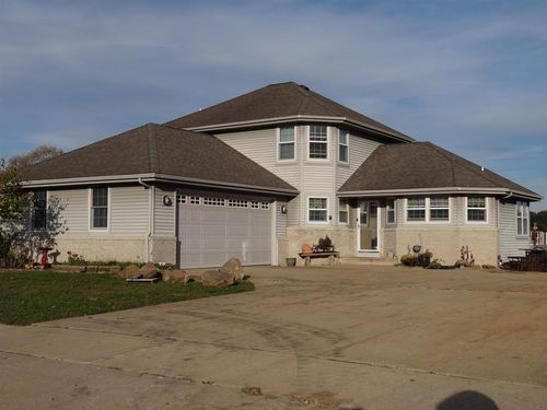 1046 Summerhill Dr, Janesville, WI, 53546-3727 | Card Image