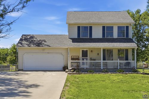 925 Schenk St, Osage City, KS, 66523-1620 | Card Image
