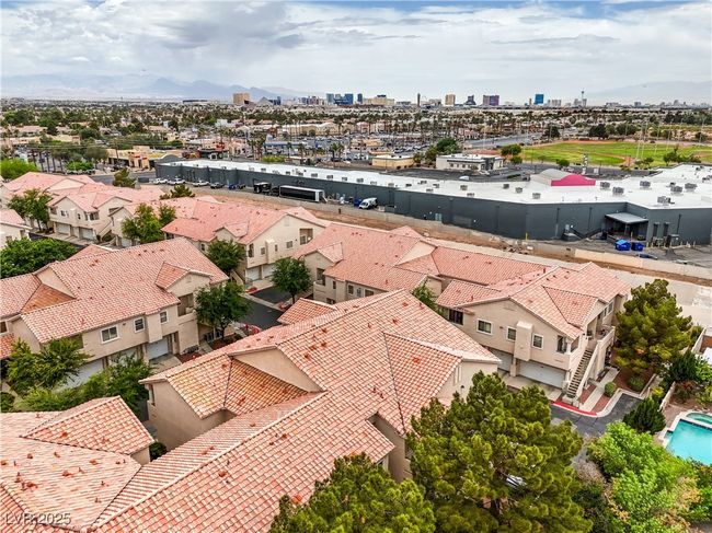2073 - 7450 S Eastern Ave, Condo with 2 bedrooms, 2 bathrooms and null parking in Las Vegas NV | Image 7