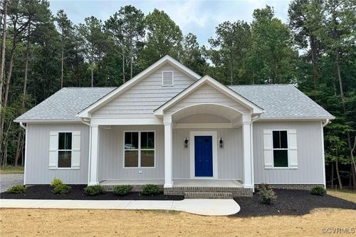 8007 E Patrick Henry Hwy, Crewe, VA, 23930 | Card Image