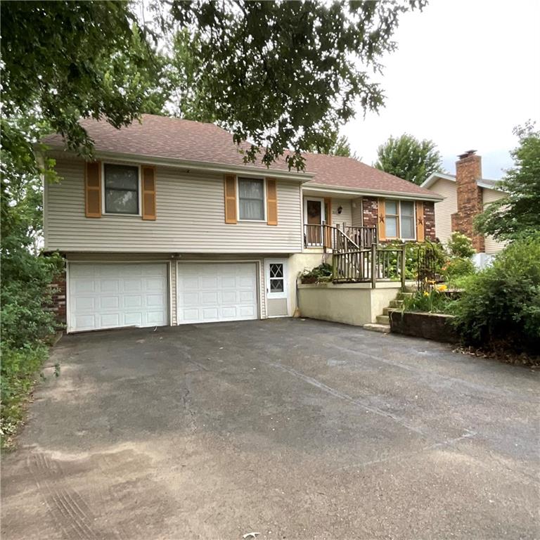 14th St, Cameron, MO 64429
