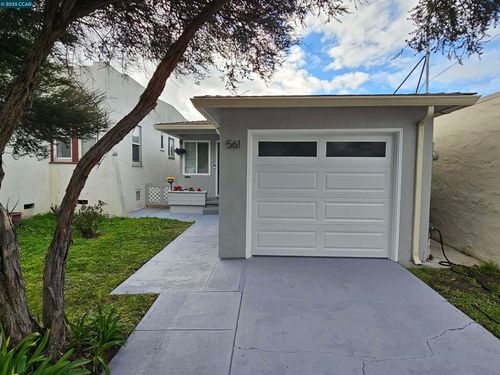 561 Civic Center St, Richmond, CA, 94804-1816 | Card Image