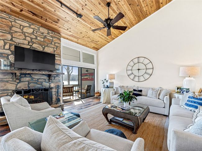 UNIT-10 - 80 Toxaway Shrs, Condo with 2 bedrooms, 3 bathrooms and null parking in Lake Toxaway NC | Image 4