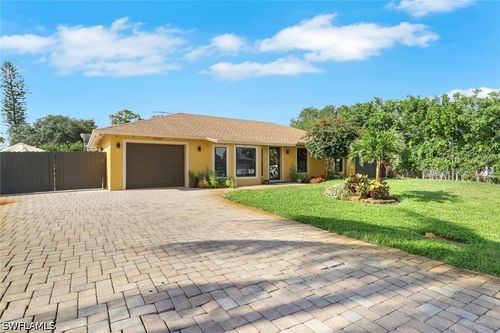 4500 28th Ave Sw, NAPLES, FL, 34116-7834 | Card Image